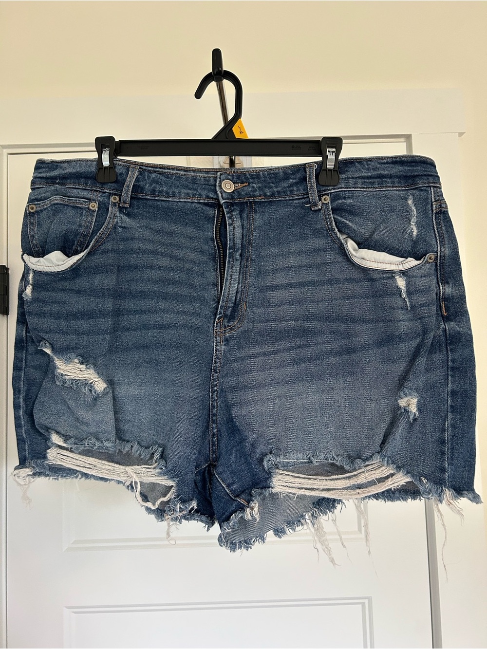 No Boundaries Distressed Denim Jean Shorts - Blue